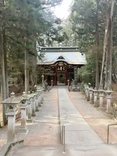 三峯神社の{uncategorized: "未分類", other: "その他", undefined: "問題あり", building: "その他建物", grave: "お墓", sacred_gate: "鳥居", guardian: "狛犬", statue: "像", buddha: "仏像", history: "歴史", nature: "自然", garden: "庭園", animal: "動物", pagoda: "塔", temizu: "手水舎", mountain_gate: "山門・神門", sanctuary: "本殿・本堂", subordinate: "末社・摂社", art: "芸術", scenery: "景色", jizo: "地蔵", ema: "絵馬", goshuin: "御朱印", omikuji: "おみくじ", items: "授与品その他", amulet: "お守り", goshuincho: "御朱印帳", eats: "食事", festival: "お祭り", votive_dance: "神楽", shichigosan: "七五三参", wedding: "結婚式", experience: "体験その他", initially: "初詣", around: "周辺", anti_infection: "感染症対策"}