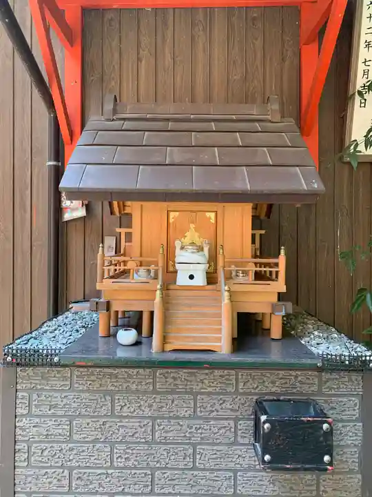 諏訪神社・諏訪山稲荷神社の末社・摂社