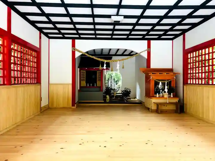 龍神ハナグリ石神社の本殿・本堂