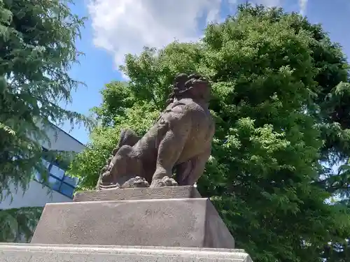 草加神社の狛犬