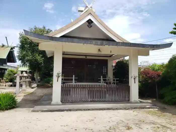 鳥出神社の本殿