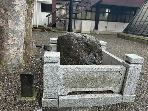 大國魂神社の{uncategorized: "未分類", other: "その他", undefined: "問題あり", building: "その他建物", grave: "お墓", sacred_gate: "鳥居", guardian: "狛犬", statue: "像", buddha: "仏像", history: "歴史", nature: "自然", garden: "庭園", animal: "動物", pagoda: "塔", temizu: "手水舎", mountain_gate: "山門・神門", sanctuary: "本殿・本堂", subordinate: "末社・摂社", art: "芸術", scenery: "景色", jizo: "地蔵", ema: "絵馬", goshuin: "御朱印", omikuji: "おみくじ", items: "授与品その他", amulet: "お守り", goshuincho: "御朱印帳", eats: "食事", festival: "お祭り", votive_dance: "神楽", shichigosan: "七五三参", wedding: "結婚式", experience: "体験その他", initially: "初詣", around: "周辺", anti_infection: "感染症対策"}
