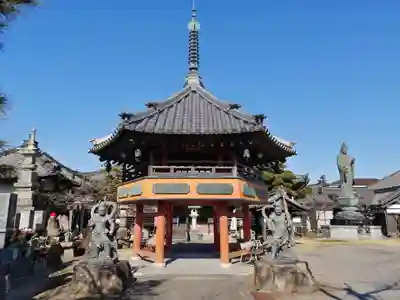宝珠院の山門・神門