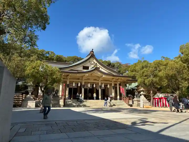 湊川神社の{uncategorized: "未分類", other: "その他", undefined: "問題あり", building: "その他建物", grave: "お墓", sacred_gate: "鳥居", guardian: "狛犬", statue: "像", buddha: "仏像", history: "歴史", nature: "自然", garden: "庭園", animal: "動物", pagoda: "塔", temizu: "手水舎", mountain_gate: "山門・神門", sanctuary: "本殿・本堂", subordinate: "末社・摂社", art: "芸術", scenery: "景色", jizo: "地蔵", ema: "絵馬", goshuin: "御朱印", omikuji: "おみくじ", items: "授与品その他", amulet: "お守り", goshuincho: "御朱印帳", eats: "食事", festival: "お祭り", votive_dance: "神楽", shichigosan: "七五三参", wedding: "結婚式", experience: "体験その他", initially: "初詣", around: "周辺", anti_infection: "感染症対策"}