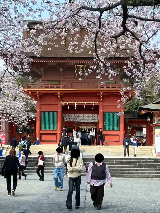 富士山本宮浅間大社の{uncategorized: "未分類", other: "その他", undefined: "問題あり", building: "その他建物", grave: "お墓", sacred_gate: "鳥居", guardian: "狛犬", statue: "像", buddha: "仏像", history: "歴史", nature: "自然", garden: "庭園", animal: "動物", pagoda: "塔", temizu: "手水舎", mountain_gate: "山門・神門", sanctuary: "本殿・本堂", subordinate: "末社・摂社", art: "芸術", scenery: "景色", jizo: "地蔵", ema: "絵馬", goshuin: "御朱印", omikuji: "おみくじ", items: "授与品その他", amulet: "お守り", goshuincho: "御朱印帳", eats: "食事", festival: "お祭り", votive_dance: "神楽", shichigosan: "七五三参", wedding: "結婚式", experience: "体験その他", initially: "初詣", around: "周辺", anti_infection: "感染症対策"}