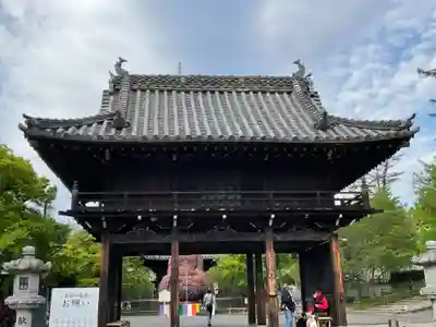 八事山 興正寺の山門・神門