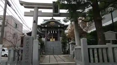 神楽坂若宮八幡神社の鳥居