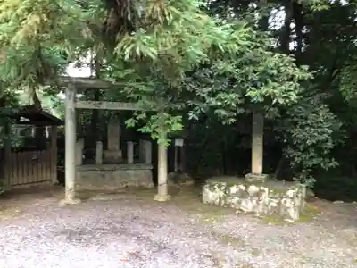 新屋坐天照御魂神社の末社・摂社