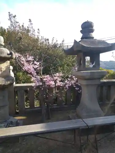 足高神社の建物その他