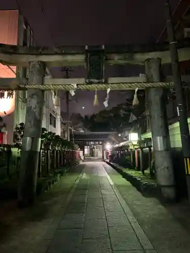 茨木神社の{uncategorized: "未分類", other: "その他", undefined: "問題あり", building: "その他建物", grave: "お墓", sacred_gate: "鳥居", guardian: "狛犬", statue: "像", buddha: "仏像", history: "歴史", nature: "自然", garden: "庭園", animal: "動物", pagoda: "塔", temizu: "手水舎", mountain_gate: "山門・神門", sanctuary: "本殿・本堂", subordinate: "末社・摂社", art: "芸術", scenery: "景色", jizo: "地蔵", ema: "絵馬", goshuin: "御朱印", omikuji: "おみくじ", items: "授与品その他", amulet: "お守り", goshuincho: "御朱印帳", eats: "食事", festival: "お祭り", votive_dance: "神楽", shichigosan: "七五三参", wedding: "結婚式", experience: "体験その他", initially: "初詣", around: "周辺", anti_infection: "感染症対策"}