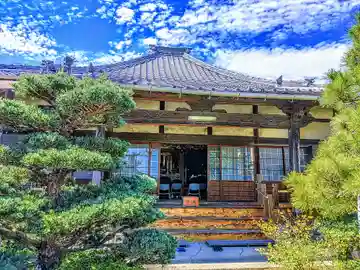 恩沢寺の本殿・本堂