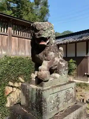 子安神社（勝原）の狛犬