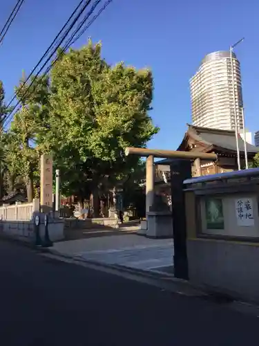 飛木稲荷神社の山門・神門