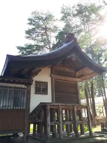 止々井神社の本殿