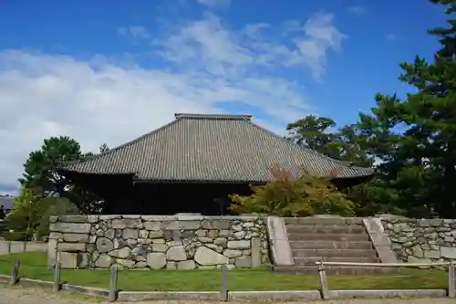 西大寺の本殿