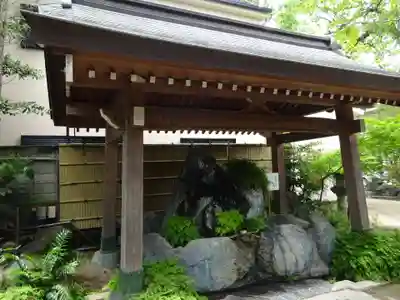 馬橋稲荷神社の手水舎