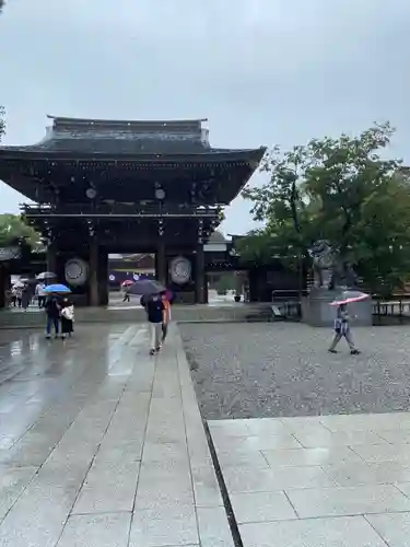 寒川神社の山門・神門