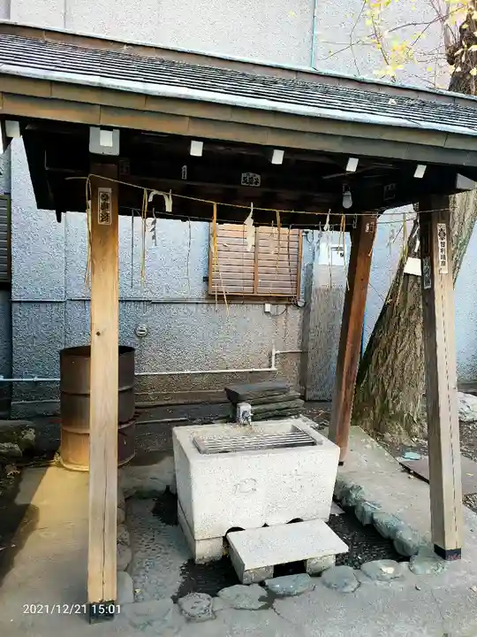 諏訪神社の手水舎
