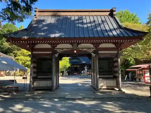 冨士御室浅間神社の山門・神門
