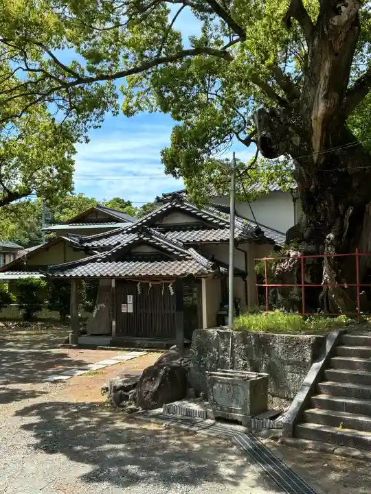 土肥神社の{uncategorized: "未分類", other: "その他", undefined: "問題あり", building: "その他建物", grave: "お墓", sacred_gate: "鳥居", guardian: "狛犬", statue: "像", buddha: "仏像", history: "歴史", nature: "自然", garden: "庭園", animal: "動物", pagoda: "塔", temizu: "手水舎", mountain_gate: "山門・神門", sanctuary: "本殿・本堂", subordinate: "末社・摂社", art: "芸術", scenery: "景色", jizo: "地蔵", ema: "絵馬", goshuin: "御朱印", omikuji: "おみくじ", items: "授与品その他", amulet: "お守り", goshuincho: "御朱印帳", eats: "食事", festival: "お祭り", votive_dance: "神楽", shichigosan: "七五三参", wedding: "結婚式", experience: "体験その他", initially: "初詣", around: "周辺", anti_infection: "感染症対策"}