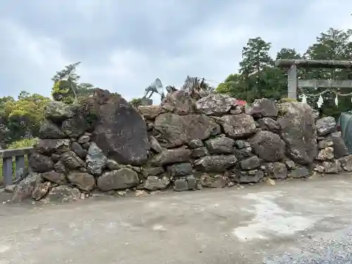 唐澤山神社の{uncategorized: "未分類", other: "その他", undefined: "問題あり", building: "その他建物", grave: "お墓", sacred_gate: "鳥居", guardian: "狛犬", statue: "像", buddha: "仏像", history: "歴史", nature: "自然", garden: "庭園", animal: "動物", pagoda: "塔", temizu: "手水舎", mountain_gate: "山門・神門", sanctuary: "本殿・本堂", subordinate: "末社・摂社", art: "芸術", scenery: "景色", jizo: "地蔵", ema: "絵馬", goshuin: "御朱印", omikuji: "おみくじ", items: "授与品その他", amulet: "お守り", goshuincho: "御朱印帳", eats: "食事", festival: "お祭り", votive_dance: "神楽", shichigosan: "七五三参", wedding: "結婚式", experience: "体験その他", initially: "初詣", around: "周辺", anti_infection: "感染症対策"}