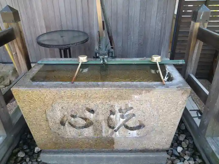 羽黒神社の手水舎