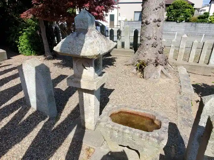 岡西保食神社の手水舎