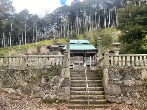 八幡神社の{uncategorized: "未分類", other: "その他", undefined: "問題あり", building: "その他建物", grave: "お墓", sacred_gate: "鳥居", guardian: "狛犬", statue: "像", buddha: "仏像", history: "歴史", nature: "自然", garden: "庭園", animal: "動物", pagoda: "塔", temizu: "手水舎", mountain_gate: "山門・神門", sanctuary: "本殿・本堂", subordinate: "末社・摂社", art: "芸術", scenery: "景色", jizo: "地蔵", ema: "絵馬", goshuin: "御朱印", omikuji: "おみくじ", items: "授与品その他", amulet: "お守り", goshuincho: "御朱印帳", eats: "食事", festival: "お祭り", votive_dance: "神楽", shichigosan: "七五三参", wedding: "結婚式", experience: "体験その他", initially: "初詣", around: "周辺", anti_infection: "感染症対策"}