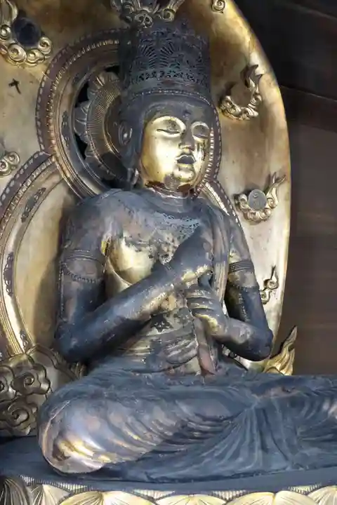 正蓮寺大日堂の仏像