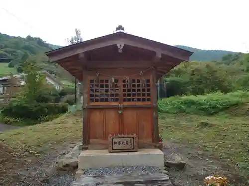 石楯尾神社の末社・摂社