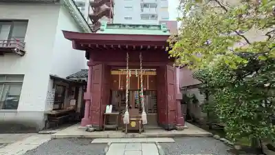 笠間稲荷神社 東京別社の{uncategorized: "未分類", other: "その他", undefined: "問題あり", building: "その他建物", grave: "お墓", sacred_gate: "鳥居", guardian: "狛犬", statue: "像", buddha: "仏像", history: "歴史", nature: "自然", garden: "庭園", animal: "動物", pagoda: "塔", temizu: "手水舎", mountain_gate: "山門・神門", sanctuary: "本殿・本堂", subordinate: "末社・摂社", art: "芸術", scenery: "景色", jizo: "地蔵", ema: "絵馬", goshuin: "御朱印", omikuji: "おみくじ", items: "授与品その他", amulet: "お守り", goshuincho: "御朱印帳", eats: "食事", festival: "お祭り", votive_dance: "神楽", shichigosan: "七五三参", wedding: "結婚式", experience: "体験その他", initially: "初詣", around: "周辺", anti_infection: "感染症対策"}
