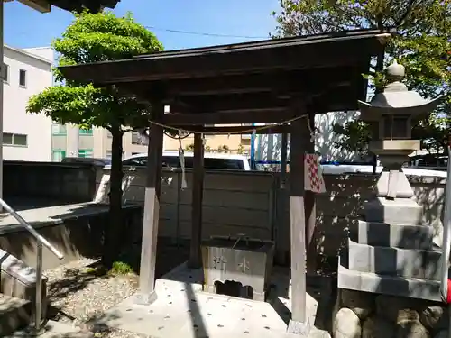 大己貴社の手水舎