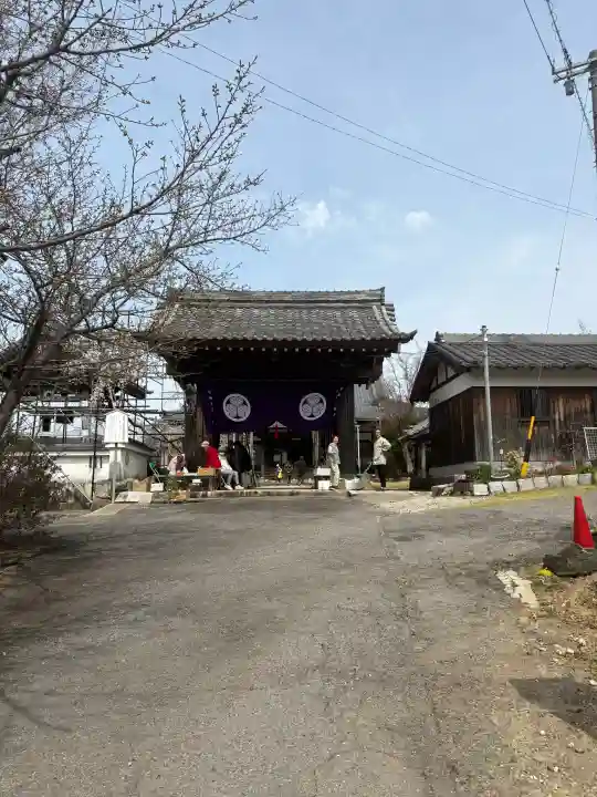 宿縁寺の{uncategorized: "未分類", other: "その他", undefined: "問題あり", building: "その他建物", grave: "お墓", sacred_gate: "鳥居", guardian: "狛犬", statue: "像", buddha: "仏像", history: "歴史", nature: "自然", garden: "庭園", animal: "動物", pagoda: "塔", temizu: "手水舎", mountain_gate: "山門・神門", sanctuary: "本殿・本堂", subordinate: "末社・摂社", art: "芸術", scenery: "景色", jizo: "地蔵", ema: "絵馬", goshuin: "御朱印", omikuji: "おみくじ", items: "授与品その他", amulet: "お守り", goshuincho: "御朱印帳", eats: "食事", festival: "お祭り", votive_dance: "神楽", shichigosan: "七五三参", wedding: "結婚式", experience: "体験その他", initially: "初詣", around: "周辺", anti_infection: "感染症対策"}