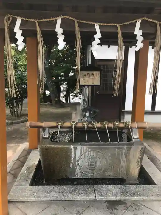 道通神社の手水舎