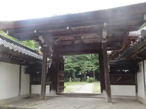 西教寺の山門・神門