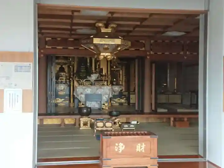 徳照寺の本殿・本堂