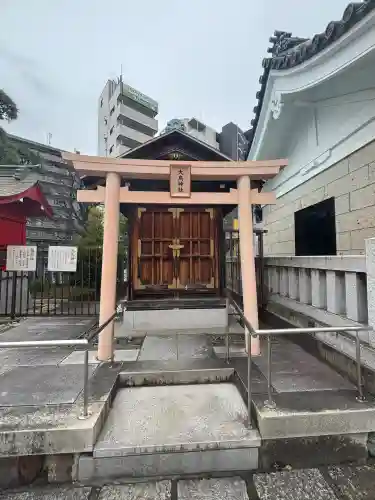 鶴見神社の{uncategorized: "未分類", other: "その他", undefined: "問題あり", building: "その他建物", grave: "お墓", sacred_gate: "鳥居", guardian: "狛犬", statue: "像", buddha: "仏像", history: "歴史", nature: "自然", garden: "庭園", animal: "動物", pagoda: "塔", temizu: "手水舎", mountain_gate: "山門・神門", sanctuary: "本殿・本堂", subordinate: "末社・摂社", art: "芸術", scenery: "景色", jizo: "地蔵", ema: "絵馬", goshuin: "御朱印", omikuji: "おみくじ", items: "授与品その他", amulet: "お守り", goshuincho: "御朱印帳", eats: "食事", festival: "お祭り", votive_dance: "神楽", shichigosan: "七五三参", wedding: "結婚式", experience: "体験その他", initially: "初詣", around: "周辺", anti_infection: "感染症対策"}