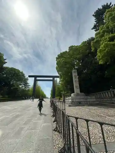 靖國神社の{uncategorized: "未分類", other: "その他", undefined: "問題あり", building: "その他建物", grave: "お墓", sacred_gate: "鳥居", guardian: "狛犬", statue: "像", buddha: "仏像", history: "歴史", nature: "自然", garden: "庭園", animal: "動物", pagoda: "塔", temizu: "手水舎", mountain_gate: "山門・神門", sanctuary: "本殿・本堂", subordinate: "末社・摂社", art: "芸術", scenery: "景色", jizo: "地蔵", ema: "絵馬", goshuin: "御朱印", omikuji: "おみくじ", items: "授与品その他", amulet: "お守り", goshuincho: "御朱印帳", eats: "食事", festival: "お祭り", votive_dance: "神楽", shichigosan: "七五三参", wedding: "結婚式", experience: "体験その他", initially: "初詣", around: "周辺", anti_infection: "感染症対策"}