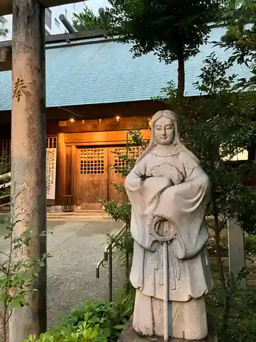 高知大神宮の像