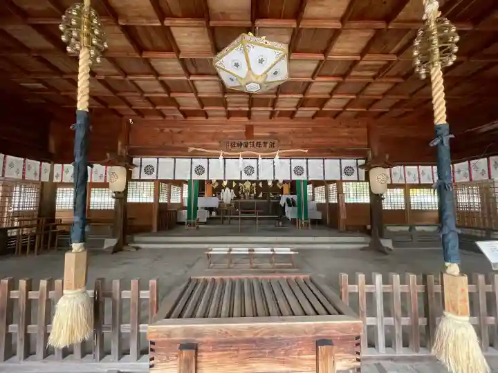滋賀県護国神社の{uncategorized: "未分類", other: "その他", undefined: "問題あり", building: "その他建物", grave: "お墓", sacred_gate: "鳥居", guardian: "狛犬", statue: "像", buddha: "仏像", history: "歴史", nature: "自然", garden: "庭園", animal: "動物", pagoda: "塔", temizu: "手水舎", mountain_gate: "山門・神門", sanctuary: "本殿・本堂", subordinate: "末社・摂社", art: "芸術", scenery: "景色", jizo: "地蔵", ema: "絵馬", goshuin: "御朱印", omikuji: "おみくじ", items: "授与品その他", amulet: "お守り", goshuincho: "御朱印帳", eats: "食事", festival: "お祭り", votive_dance: "神楽", shichigosan: "七五三参", wedding: "結婚式", experience: "体験その他", initially: "初詣", around: "周辺", anti_infection: "感染症対策"}