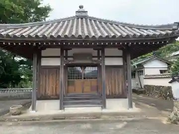 安楽寺の本殿・本堂