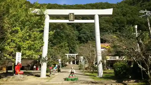 桃太郎神社（栗栖）の鳥居