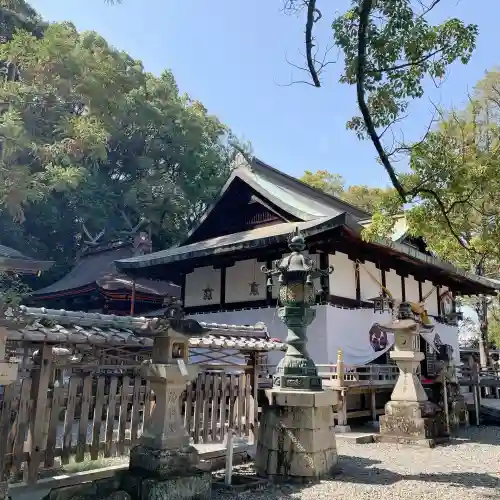 闘鶏神社の{uncategorized: "未分類", other: "その他", undefined: "問題あり", building: "その他建物", grave: "お墓", sacred_gate: "鳥居", guardian: "狛犬", statue: "像", buddha: "仏像", history: "歴史", nature: "自然", garden: "庭園", animal: "動物", pagoda: "塔", temizu: "手水舎", mountain_gate: "山門・神門", sanctuary: "本殿・本堂", subordinate: "末社・摂社", art: "芸術", scenery: "景色", jizo: "地蔵", ema: "絵馬", goshuin: "御朱印", omikuji: "おみくじ", items: "授与品その他", amulet: "お守り", goshuincho: "御朱印帳", eats: "食事", festival: "お祭り", votive_dance: "神楽", shichigosan: "七五三参", wedding: "結婚式", experience: "体験その他", initially: "初詣", around: "周辺", anti_infection: "感染症対策"}