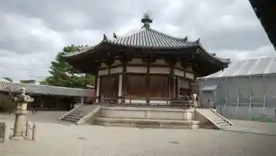 法隆寺の本殿・本堂