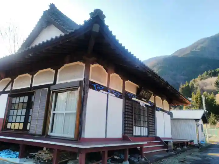 寂遠寺の本殿・本堂