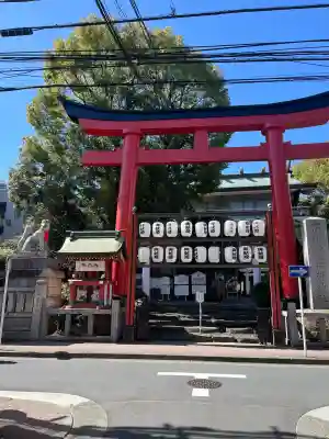 京濱伏見稲荷神社の{uncategorized: "未分類", other: "その他", undefined: "問題あり", building: "その他建物", grave: "お墓", sacred_gate: "鳥居", guardian: "狛犬", statue: "像", buddha: "仏像", history: "歴史", nature: "自然", garden: "庭園", animal: "動物", pagoda: "塔", temizu: "手水舎", mountain_gate: "山門・神門", sanctuary: "本殿・本堂", subordinate: "末社・摂社", art: "芸術", scenery: "景色", jizo: "地蔵", ema: "絵馬", goshuin: "御朱印", omikuji: "おみくじ", items: "授与品その他", amulet: "お守り", goshuincho: "御朱印帳", eats: "食事", festival: "お祭り", votive_dance: "神楽", shichigosan: "七五三参", wedding: "結婚式", experience: "体験その他", initially: "初詣", around: "周辺", anti_infection: "感染症対策"}