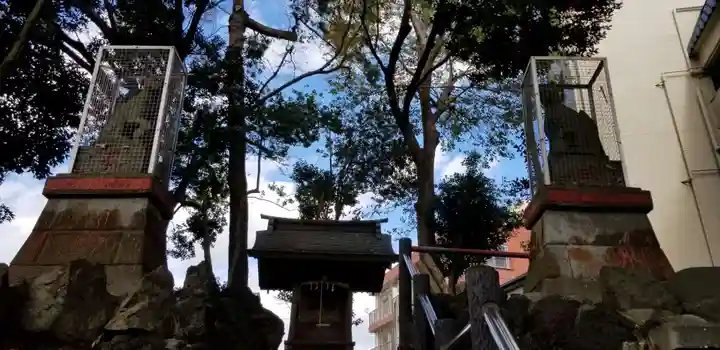 岩山稲荷神社の狛犬