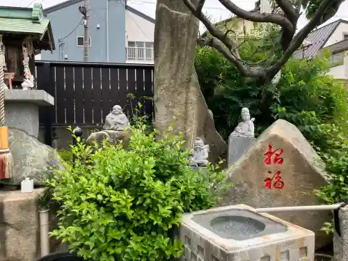 地蔵院の{uncategorized: "未分類", other: "その他", undefined: "問題あり", building: "その他建物", grave: "お墓", sacred_gate: "鳥居", guardian: "狛犬", statue: "像", buddha: "仏像", history: "歴史", nature: "自然", garden: "庭園", animal: "動物", pagoda: "塔", temizu: "手水舎", mountain_gate: "山門・神門", sanctuary: "本殿・本堂", subordinate: "末社・摂社", art: "芸術", scenery: "景色", jizo: "地蔵", ema: "絵馬", goshuin: "御朱印", omikuji: "おみくじ", items: "授与品その他", amulet: "お守り", goshuincho: "御朱印帳", eats: "食事", festival: "お祭り", votive_dance: "神楽", shichigosan: "七五三参", wedding: "結婚式", experience: "体験その他", initially: "初詣", around: "周辺", anti_infection: "感染症対策"}