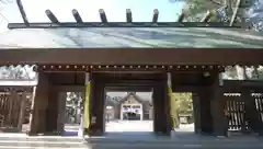 帯廣神社の山門