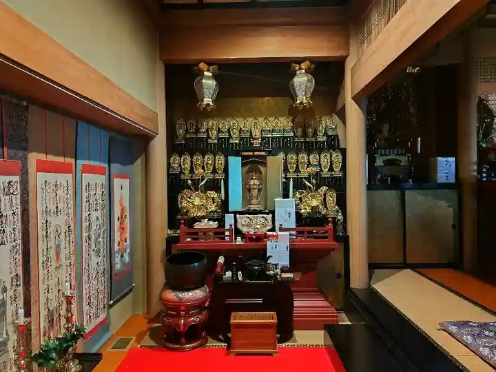 眞言寺の本殿・本堂